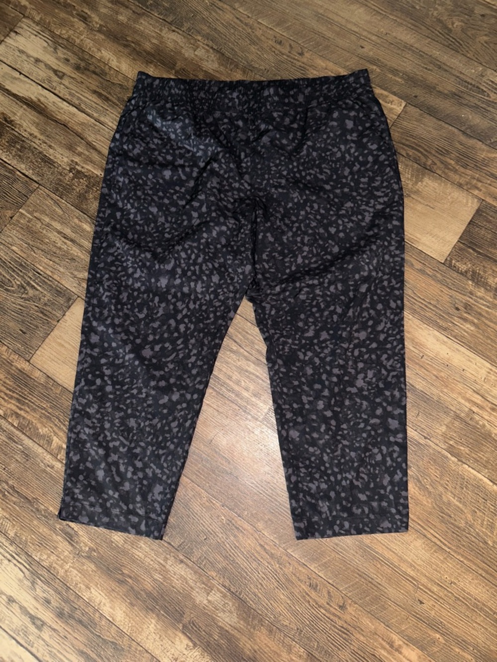GapFit Runaround Pants - Picture 2 of 4